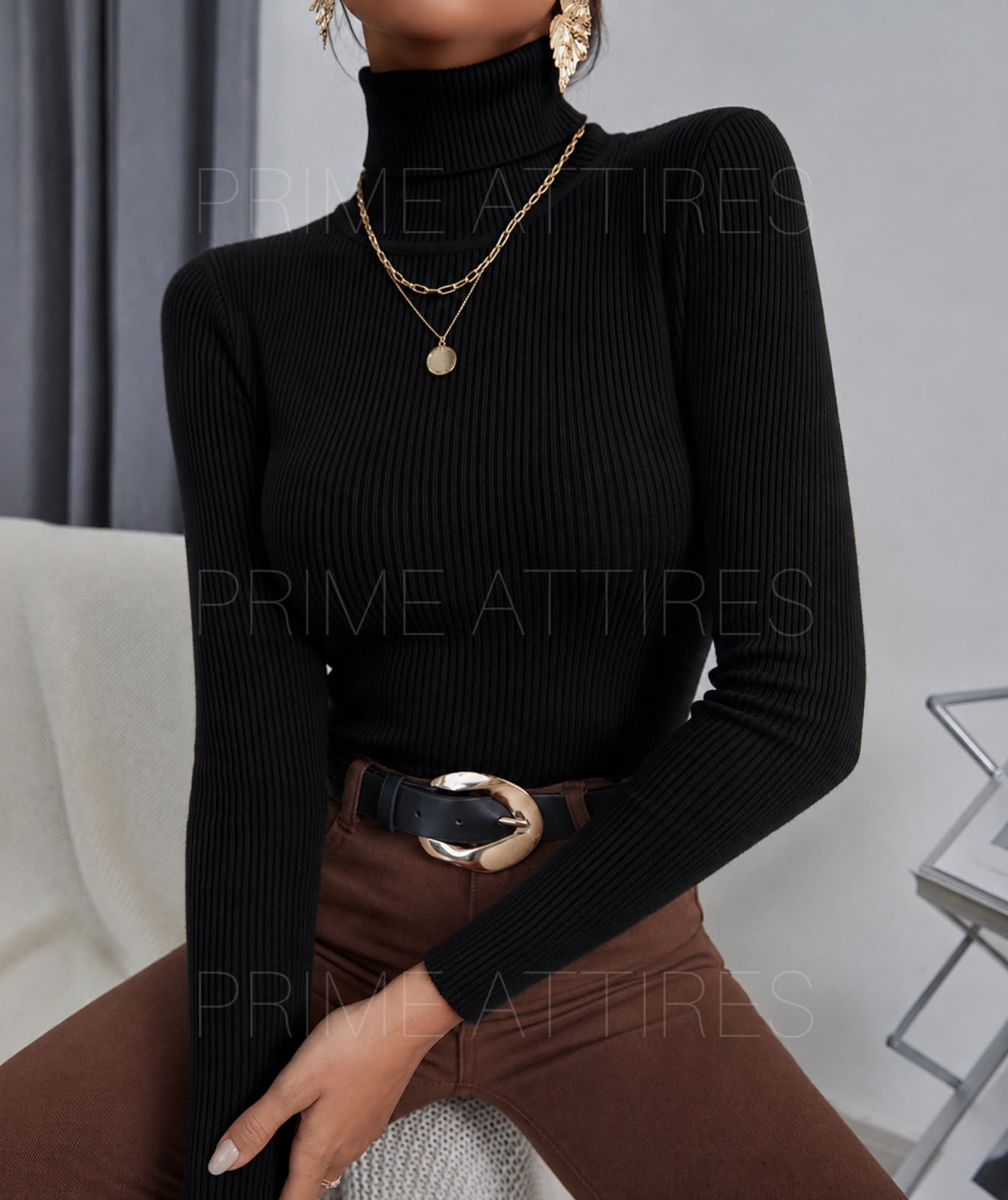 BLACK HIGH-NECK